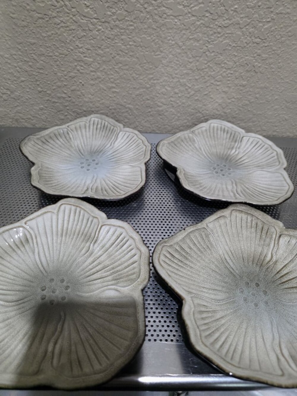 Pfaltzgraff Painted Poppies Flower Shaped Appetizer Plates Set Of 4 Stoneware - Picture 1 of 4